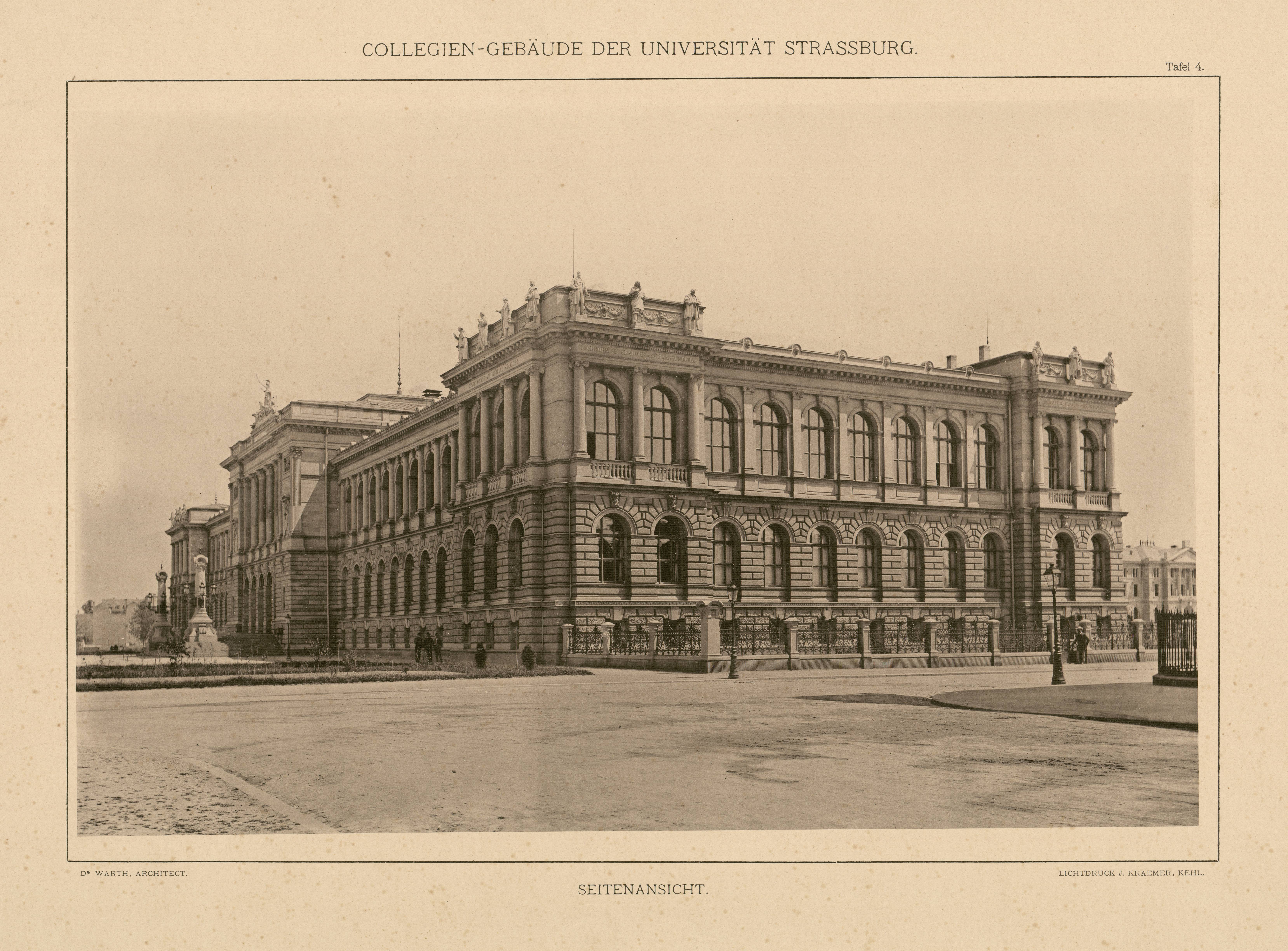 Vue de côté du Palais Universitaire